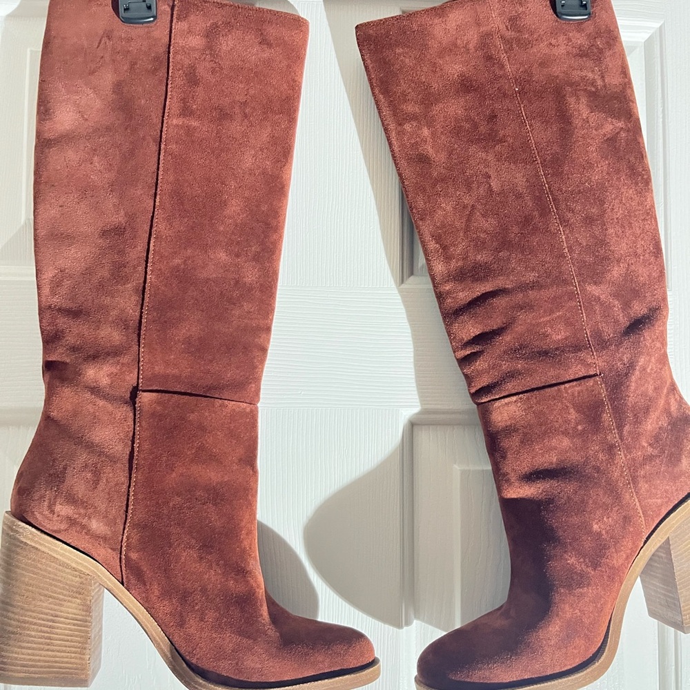 Elegant Suede Heeled Boots in Rich Brown